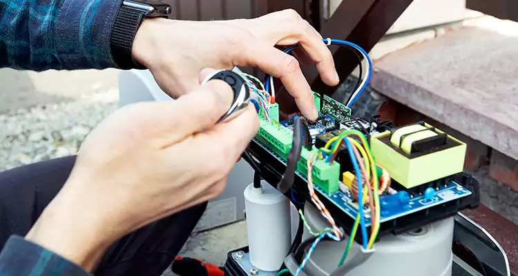 Automatic Driveway Gate Repair in Dunedin, FL