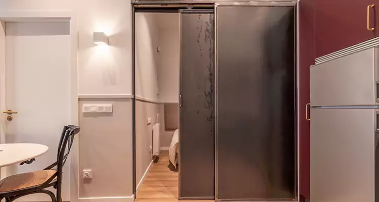 We Fix Closet Sliding Door in Dunedin, FL 