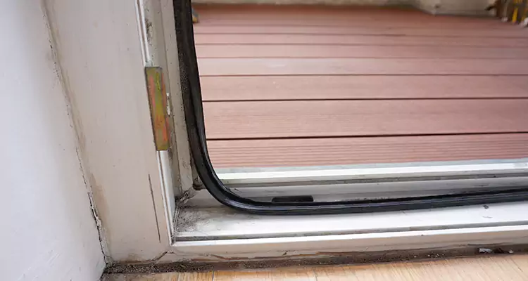 Why Choose Us for Leaking Sliding Glass Door Repair in Dunedin, FL?